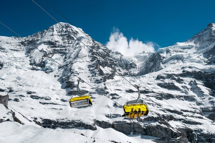 Zurich to Grindelwald: V- Class Private Transfer & First Tickets