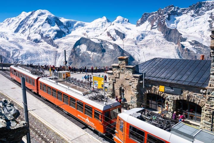 Private Zermatt Cultural Christmas Stroll with Matterhorn Views