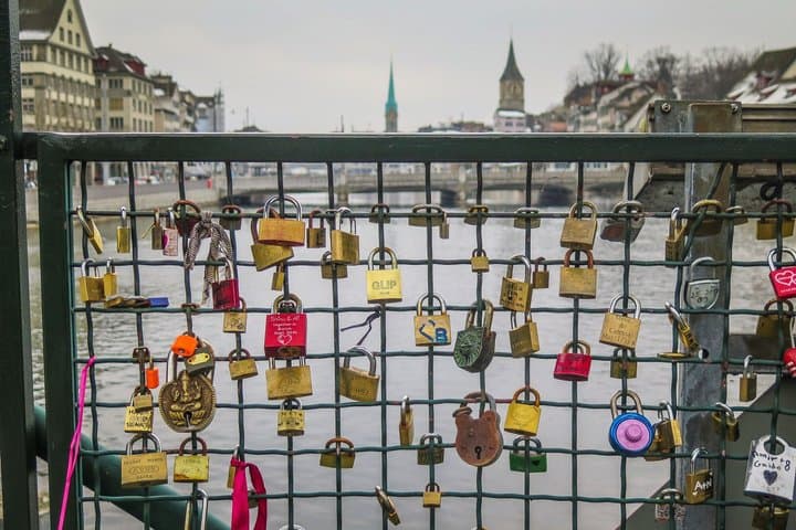 Romantic Whispers of Zurich Private Tour: Love's Journey