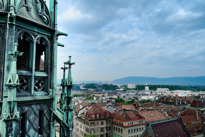Private Family Walking Tour in Geneva Cultural Heritage