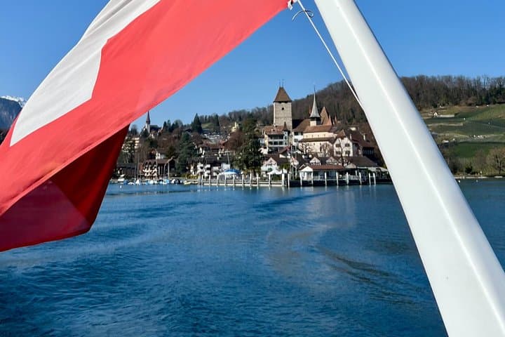 Boat trip on Lake Thun Individual and private with pleasure boat