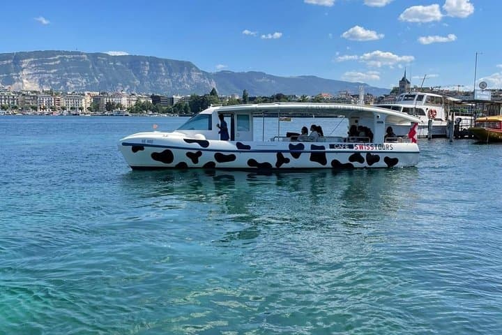Sightseeing Cruise on Lake Geneva with Wine and Aperitif