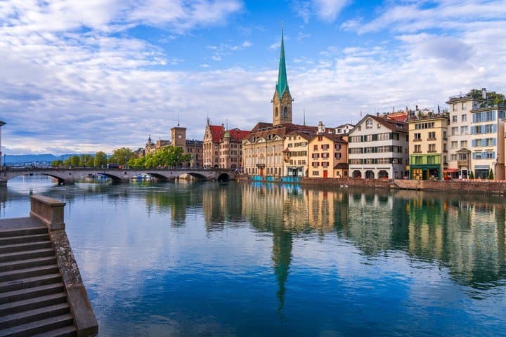 Zurich Private Old Town and Lake Tour