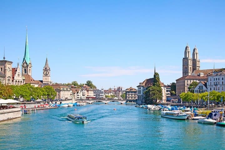 Zurich Private Old Town and Lake Tour