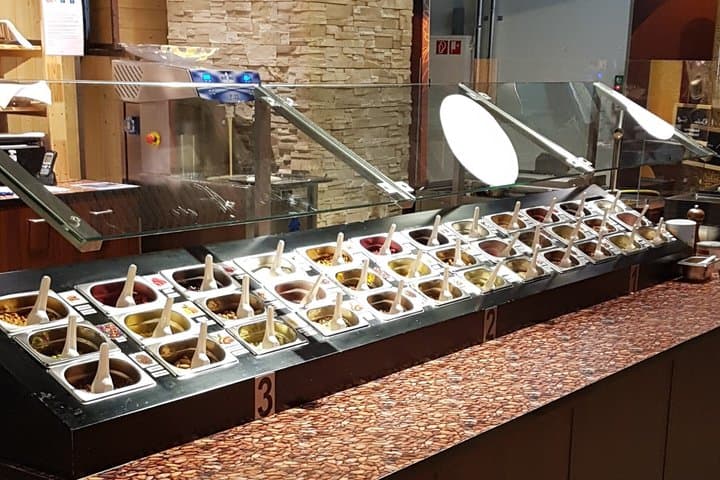 Chocolate Tour from Luzern - Create Your Own Swiss Chocolate Bar