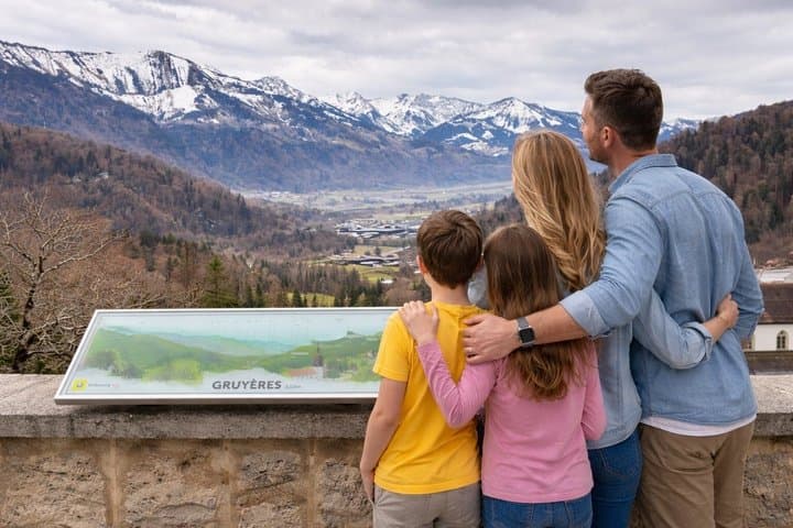 Gruyères Cheese and Chocolate tour from Geneva with local host