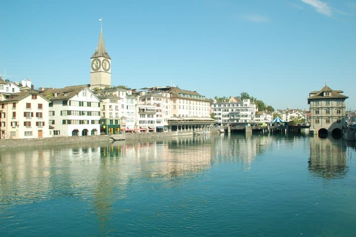 Private, excellent guided tour of Zurich (from CHF 21/pers.)