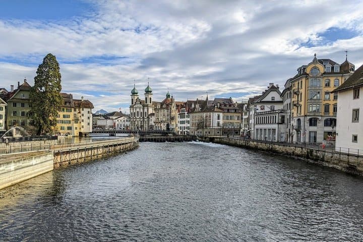 Private One Way Transfer from Zurich to Lucerne