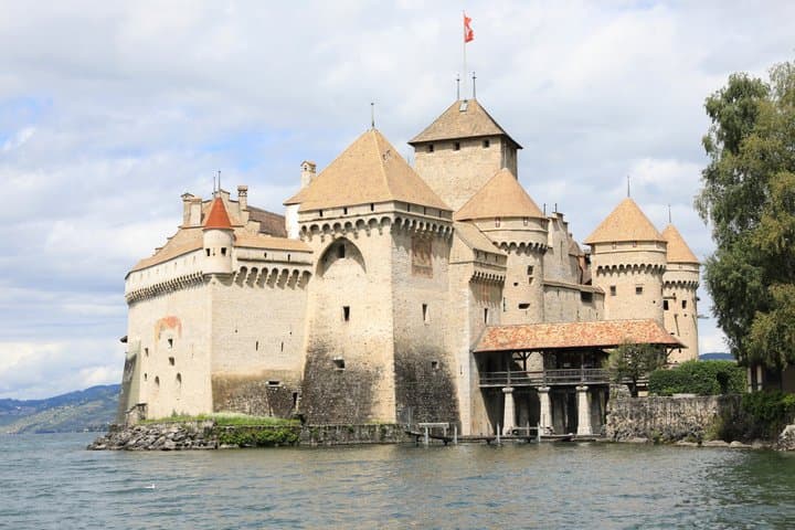 Gruyères and Chillon Castles Day Tour | From Bern