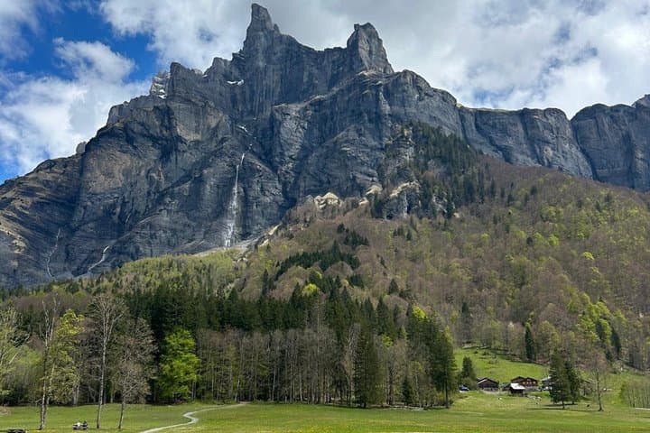 Hiking Transfer Geneva to Cirque du Fer à Cheval French Alps