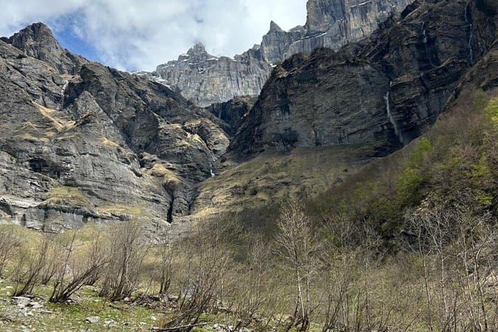Hiking Transfer Geneva to Cirque du Fer à Cheval French Alps