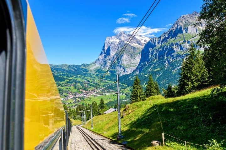 Jungfraujoch Top of Europe - Guided Day Trip with Eiger Express