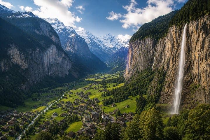 Lauterbrunnen 72 Waterfalls Base Jump Tour and Scenic Drive