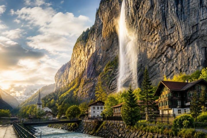 Lauterbrunnen 72 Waterfalls Base Jump Tour and Scenic Drive