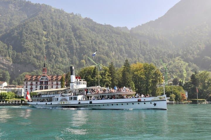 3 in 1: Lucerne Old Town - Lake Cruise - Cable Car Small Group