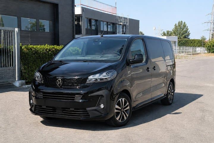 Geneva Airport: Private Transfer To Geneva City