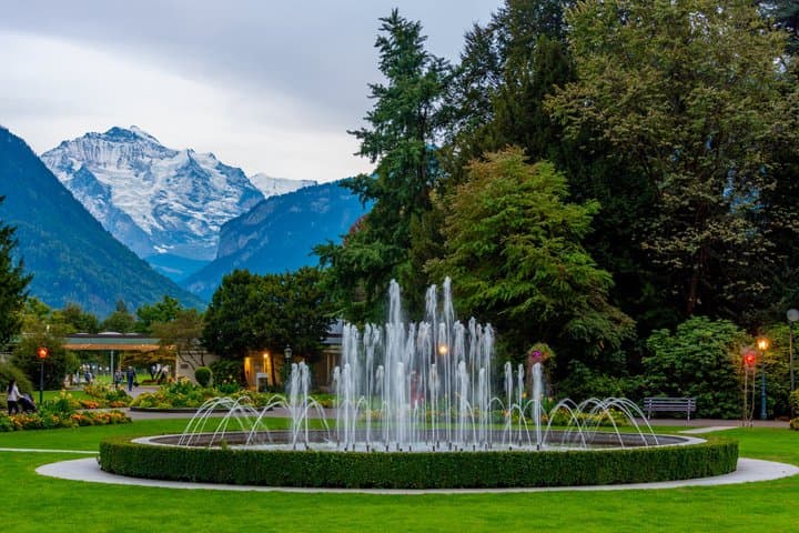 Interlaken: Exclusive Lake Brienz Cruise & Rothorn Mt. Train