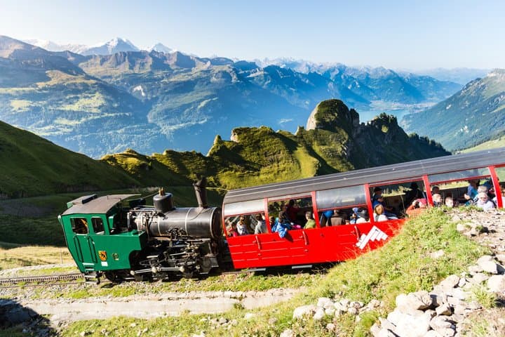 Interlaken: Exclusive Lake Brienz Cruise & Rothorn Mt. Train