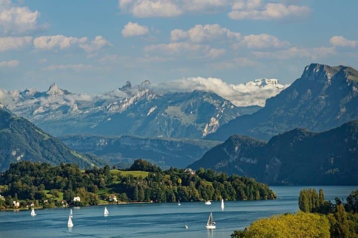 From Interlaken: Private Iseltwald, Lauterbrunnen & Grindelwald