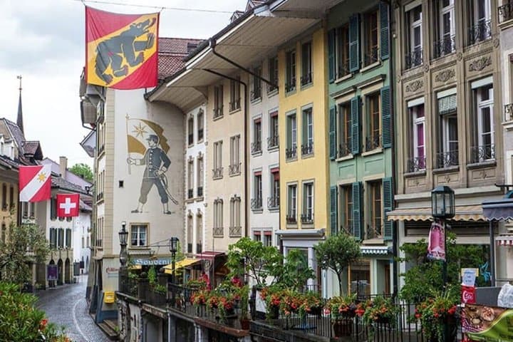 From Bern: Thun Day Trip by Train with Lake Cruise & Cheese