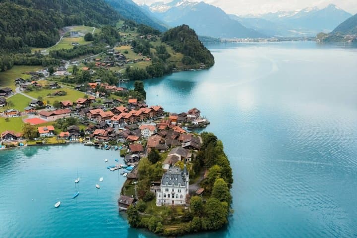 From Interlaken: Private Iseltwald, Lauterbrunnen & Grindelwald