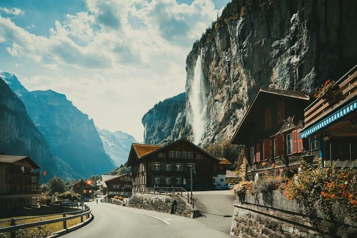 From Interlaken: Private Iseltwald, Lauterbrunnen & Grindelwald