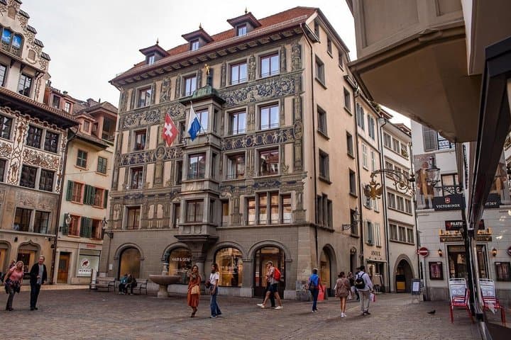 From Zurich: Lucerne Day Trip with Lake Cruise & Train travel