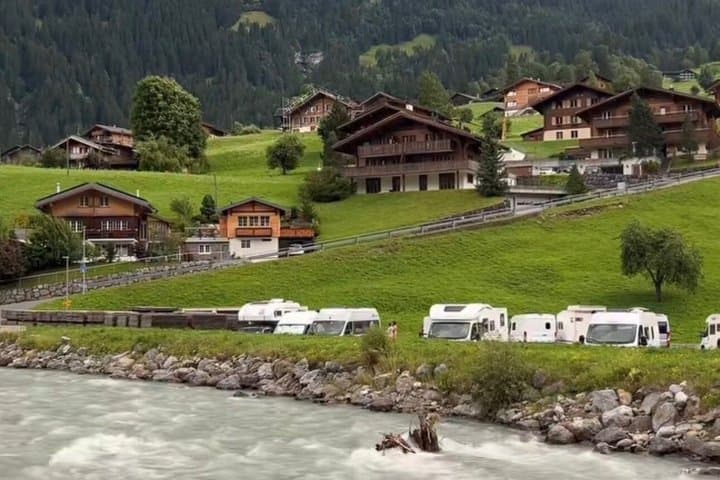 Zurich to Interlaken and Lauterbrunnen Private Tour