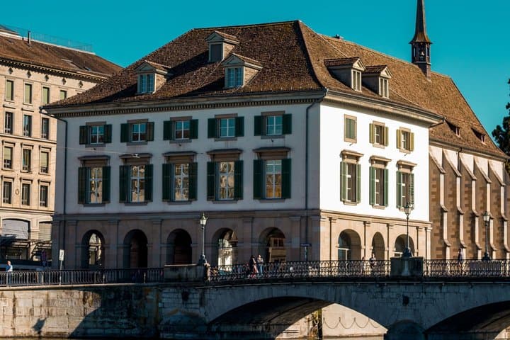 Zurich Old Town Self Guided Tour of Saints and Sausages