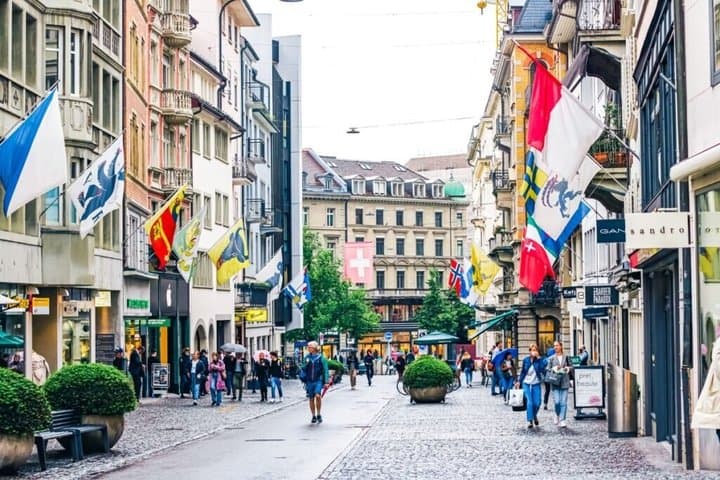 Private Zurich Airport Transfer to City - one way or round-trip