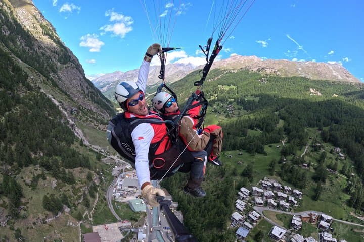 Panoramic Paragliding Flight in Zermatt Matterhorn (15-20min)