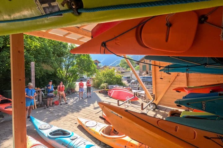 Kayak Tour of the Turquoise Lake Brienz