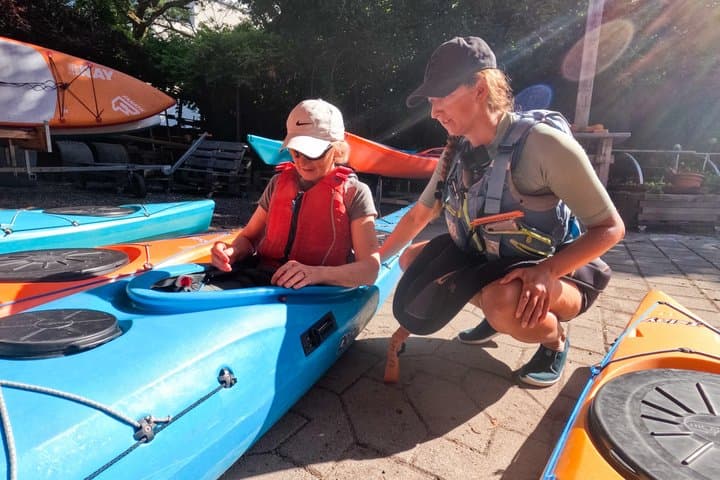 Kayak Tour of the Turquoise Lake Brienz