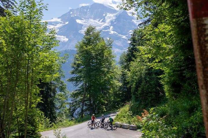 E-Bike Tour to Lauterbrunnen and Isenfluh