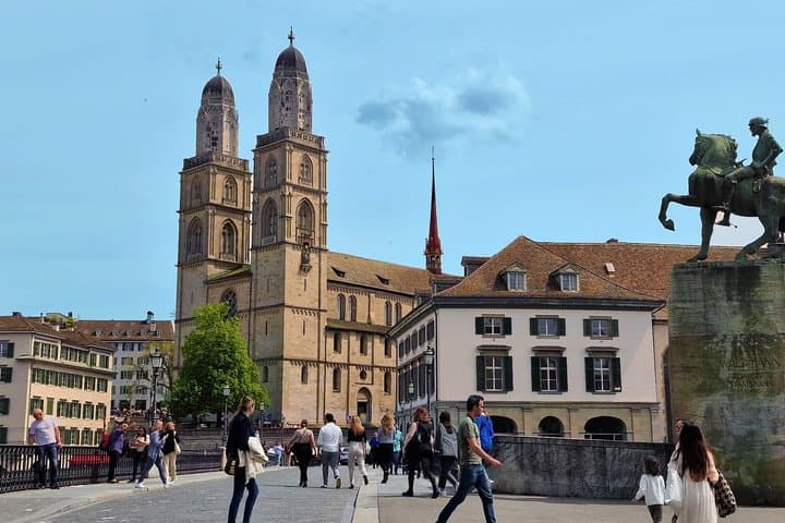 Zurich Open Top Bus Sightseeing Tour with Optional Boat Cruise