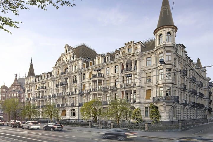 Zurich Open Top Bus Sightseeing Tour with Optional Boat Cruise