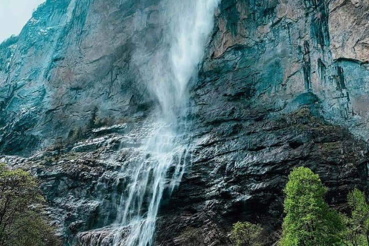 Minivan Guided Tour of Lauterbrunnen Valley Waterfalls