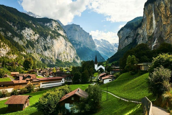 Minivan Guided Tour of Lauterbrunnen Valley Waterfalls