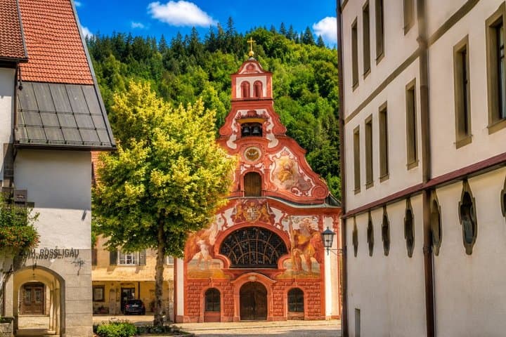 Private Luxury Mercedes V-Class Tour of the Swiss Alps