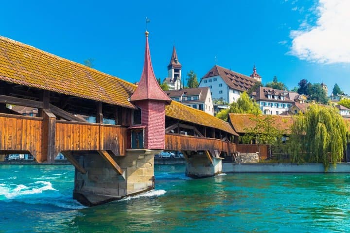 Lucerne Scavenger Hunt & Highlights Self-Guided Walking Tour