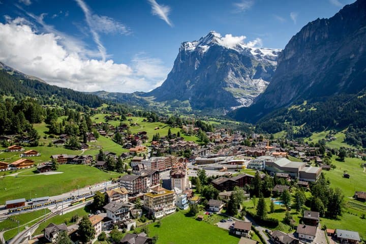 Zurich Hop on Hop off to Interlaken Grindelwald and Lauterbrunnen