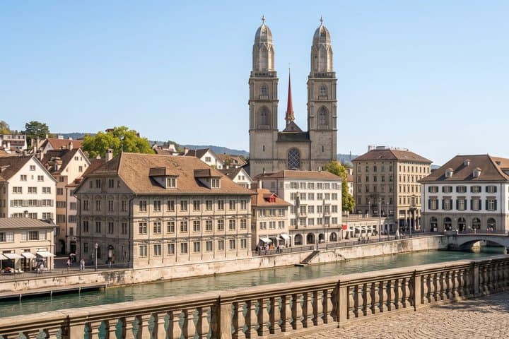 Private Customizable Historical Walking Tour in Zurich