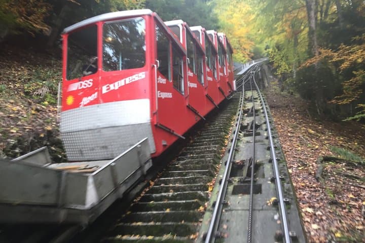 Peak to Peak Hike Private Tour in Switzerland