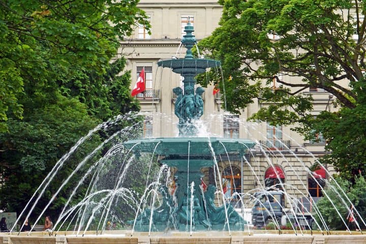 Geneva Walking Tour: Explore Top Sights & Hidden Gems