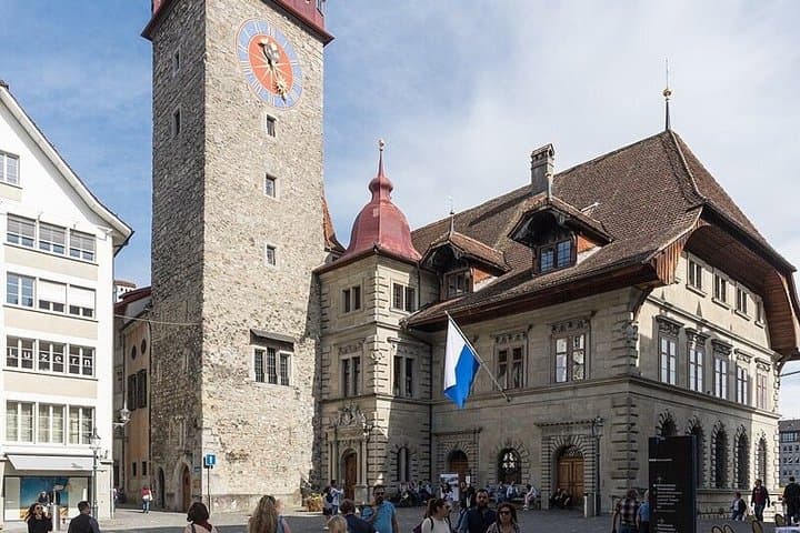 From Zurich: Private Lucerne Tour, Lake Cruise & Exclusive Fondue