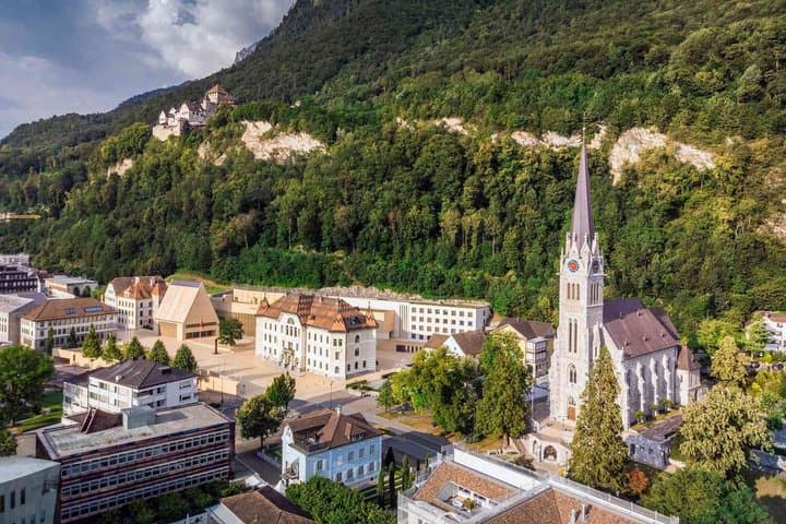 From Zurich: Liechtenstein, Castle, Cheese & Lake Cruise