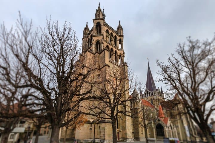 Lausanne Self Guided Walking Tour of Rebel and Rockstar