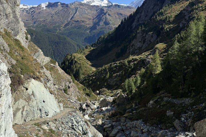 Full Day Hike to the Iconic Pink Hotel from Zermatt