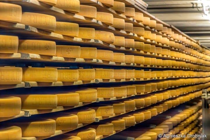 Private Gruyères Tour: Castle, Cheese & Chocolate from Geneva