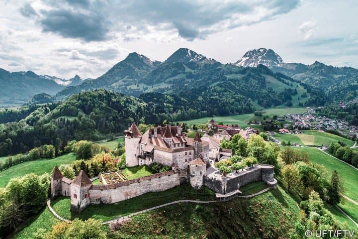 Private Gruyères Tour: Castle, Cheese & Chocolate from Geneva